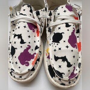 Women’s Hocus Pocus Canvas Shoes-Size 12.5